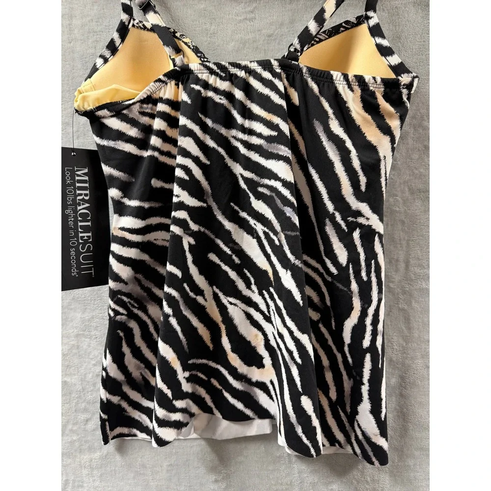 Miraclesuit Marina Tigre Sombre Tankini Swim Top - size 8 - Black/White $138